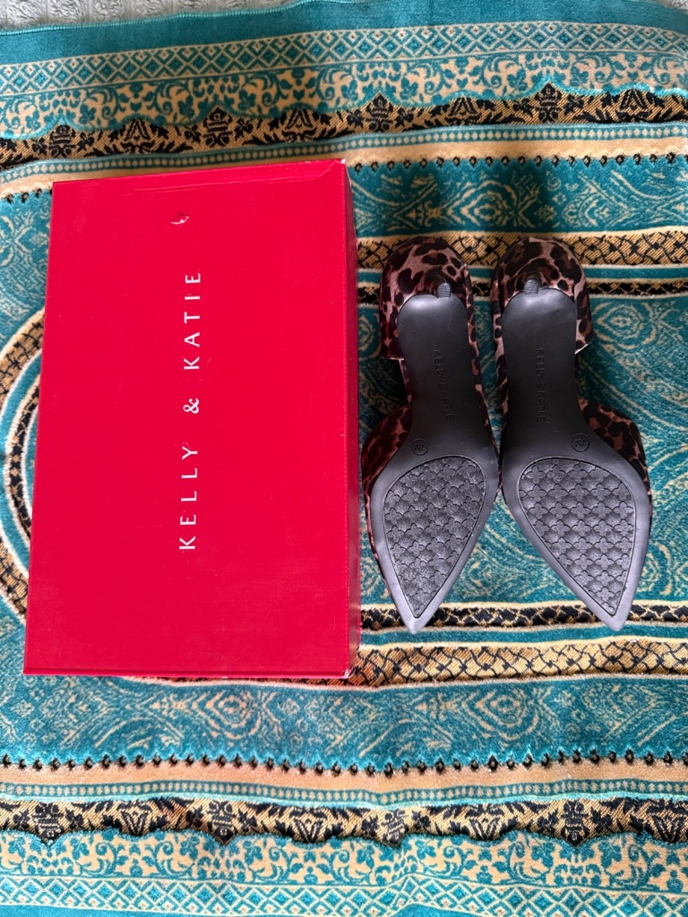 Kelly & Katie Leopard-Print Pointed Toe Heels - Brown & Black - Picture 3 of 4